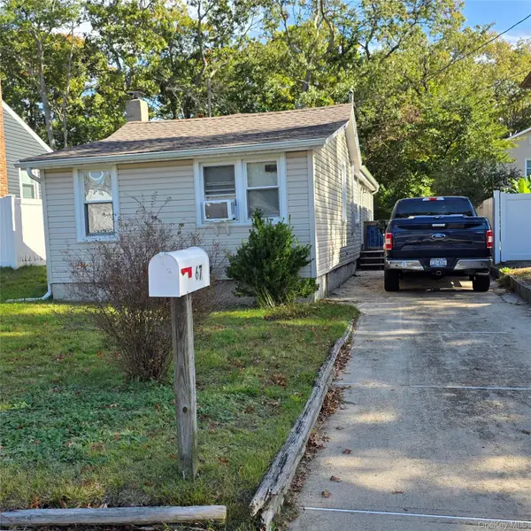 67 Hamilton Street, Patchogue, NY 11772