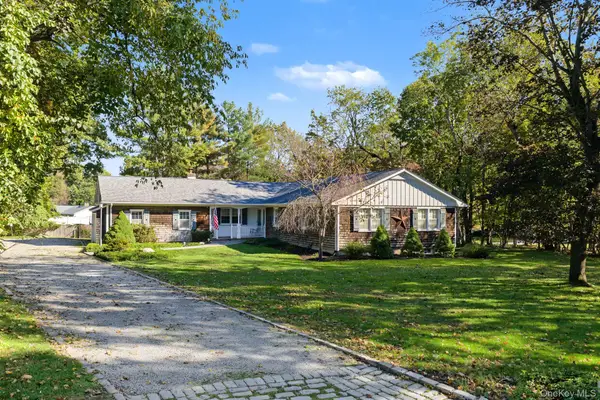 9 Great Oak Road, Saint James, NY 11780