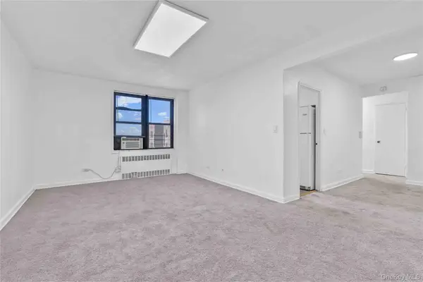 150-11 72 Road #6F, Flushing, NY 11367