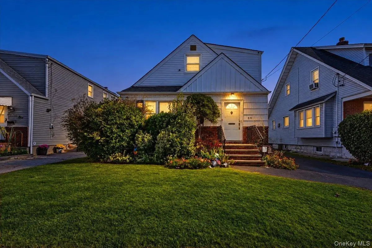 25 Poplar Street, West Hempstead, NY 11552 - #1