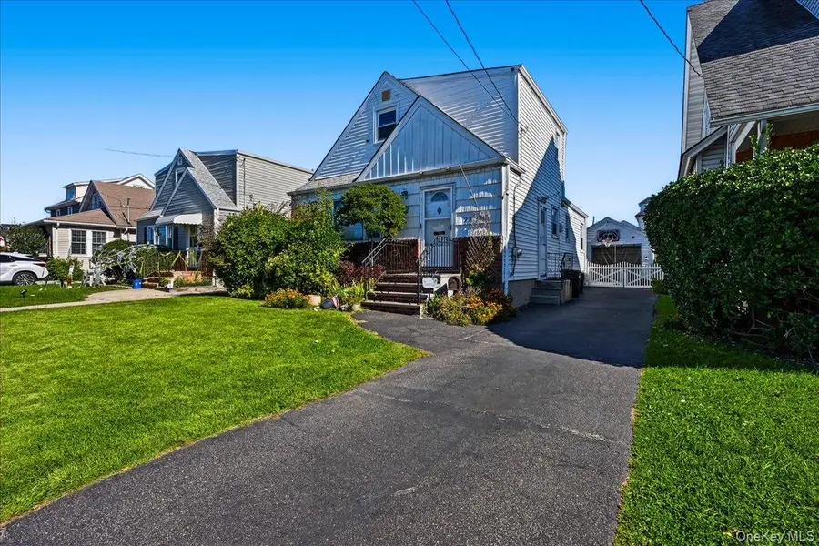 25 Poplar Street, West Hempstead, NY 11552 - #2