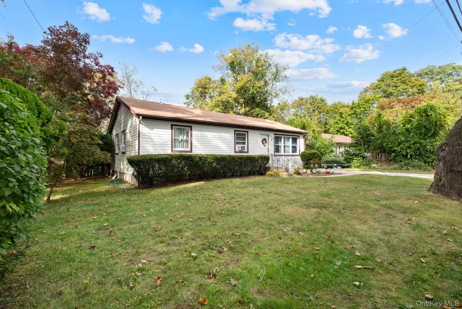 81 Bushwick Avenue, Central Islip, NY 11722 - #3
