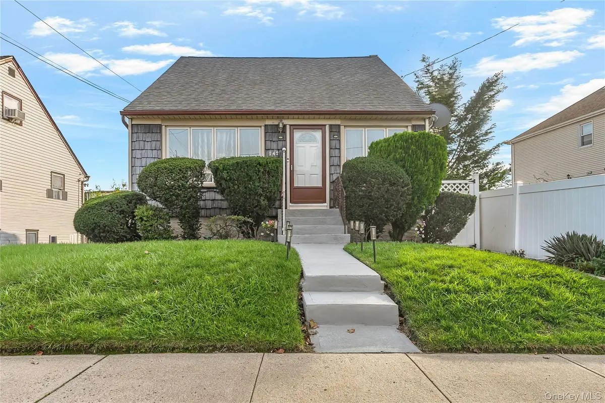 142 Washington Avenue, Valley Stream, NY 11580 - #1