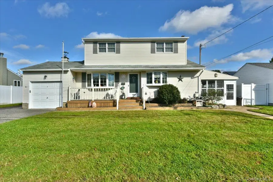 169 N Nassau Avenue, Massapequa, NY 11758 - #2