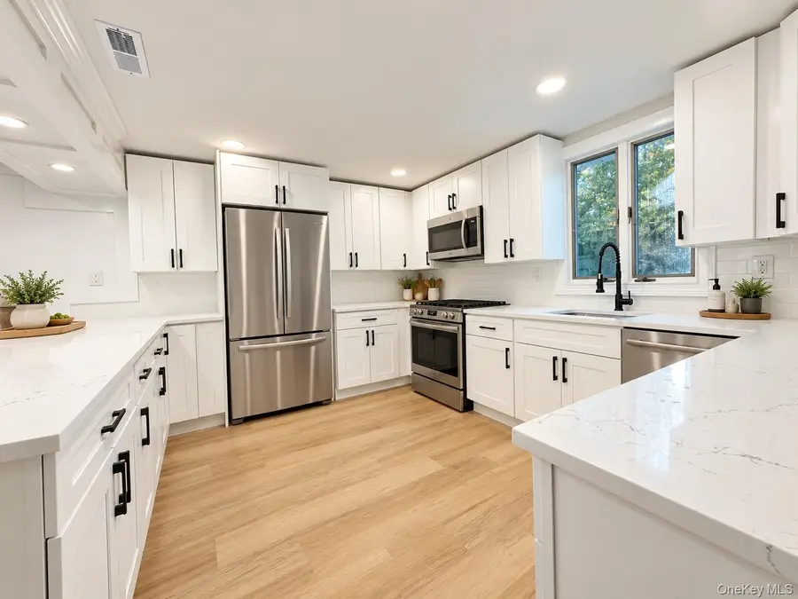 18 Willow Street, Selden, NY 11784 - #2