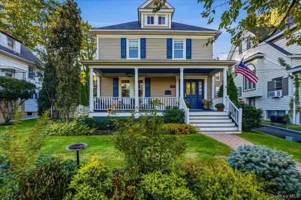 92 Webster Avenue, Port Washington, NY 11050