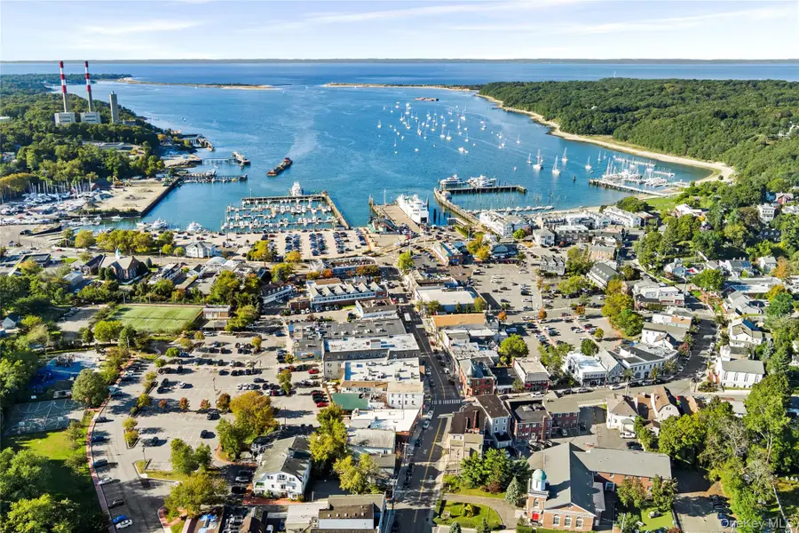 11 Theresa Lane, Port Jefferson, NY 11777 - #3
