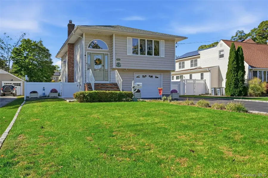 12A Pauchogue Avenue, East Islip, NY 11730 - #2