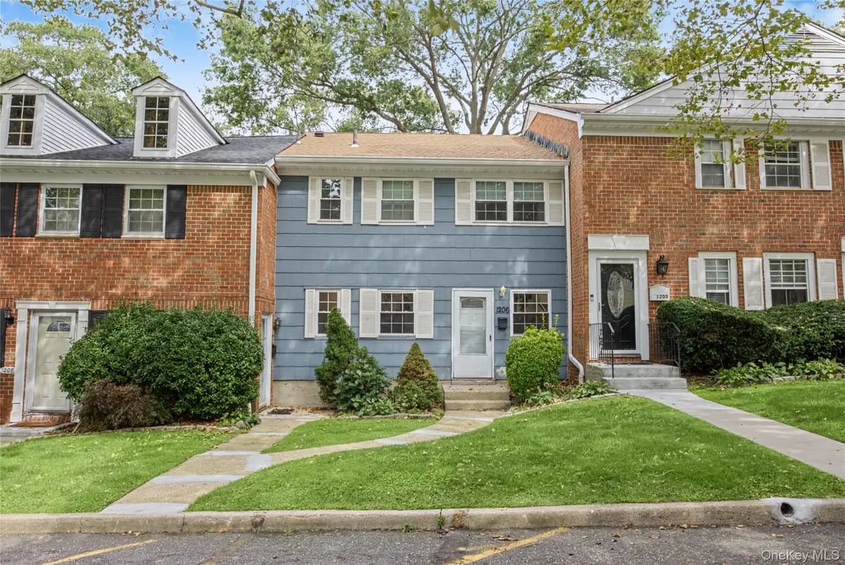 1206 Towne House Village, Islandia, NY 11749 - #1