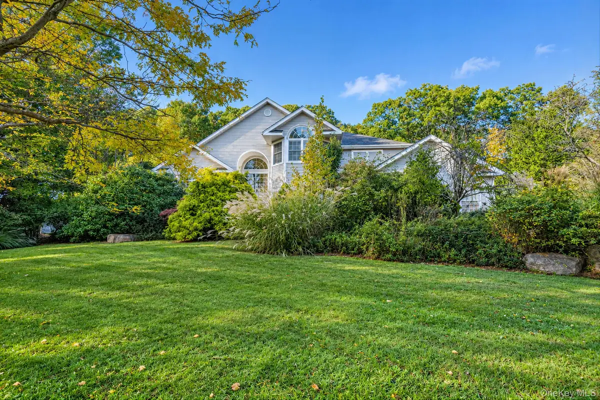 9 Cobbler Lane, East Setauket, NY 11733 - #1