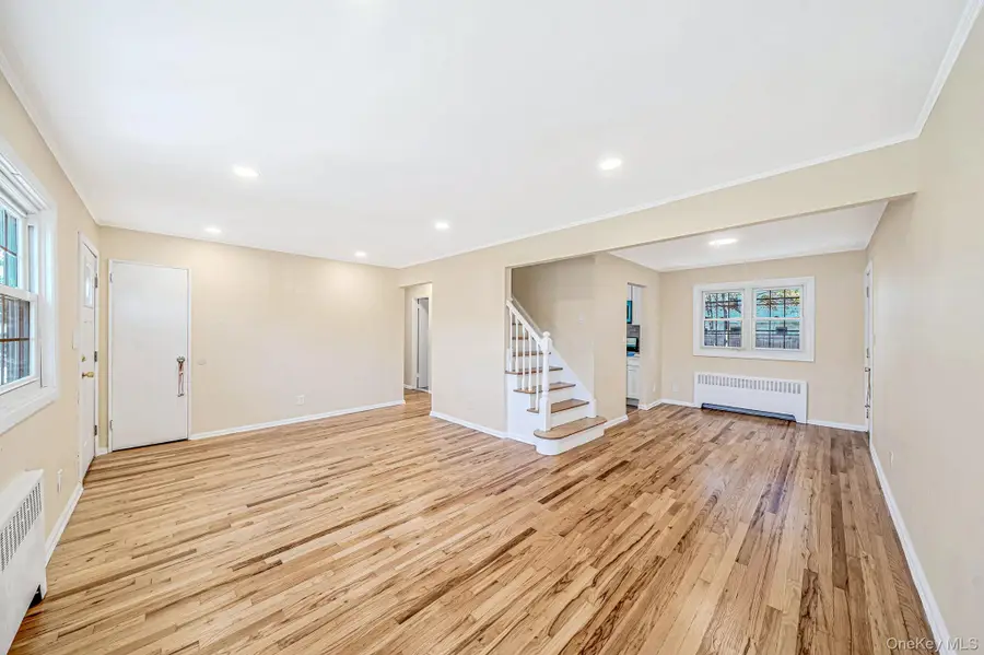 1025 N Greene Avenue, Lindenhurst, NY 11757 - #3