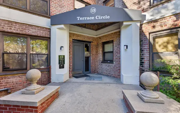 13 Terrace Circle #1-F, Great Neck, NY 11021