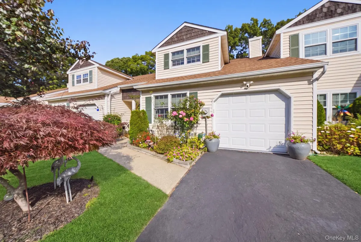 527 Race Place, Oakdale, NY 11769 - #1