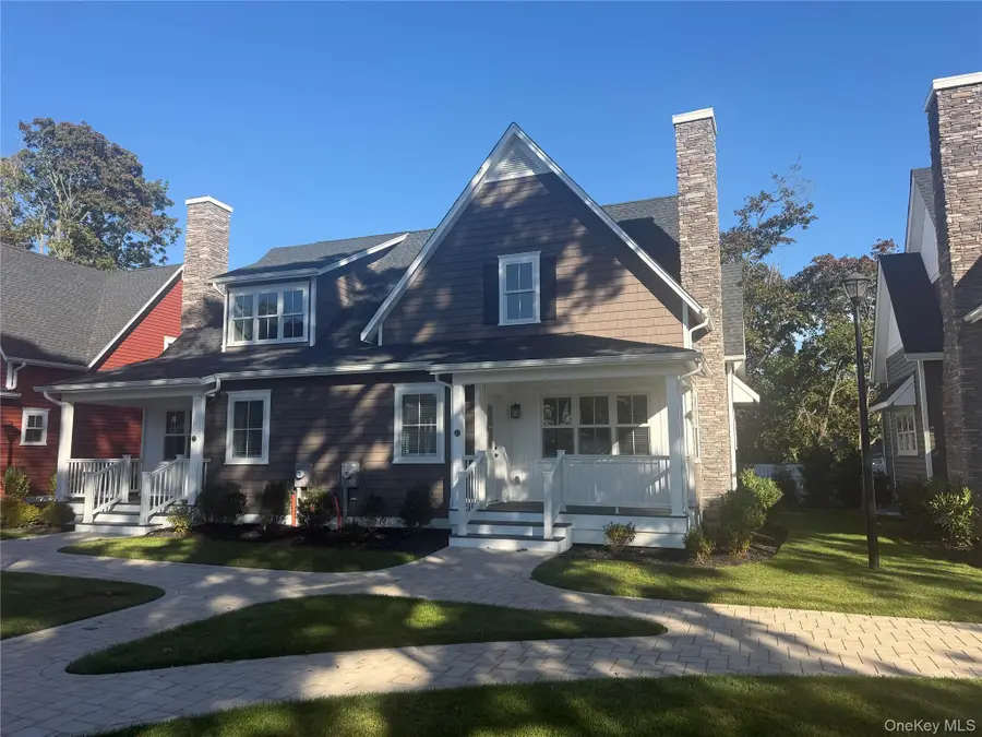 8 Willow Blu Court, East Islip, NY 11730 - #2