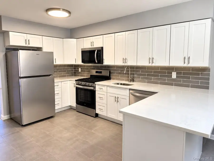 971 W Fingerboard Road, Staten Island, NY 10304 - #3