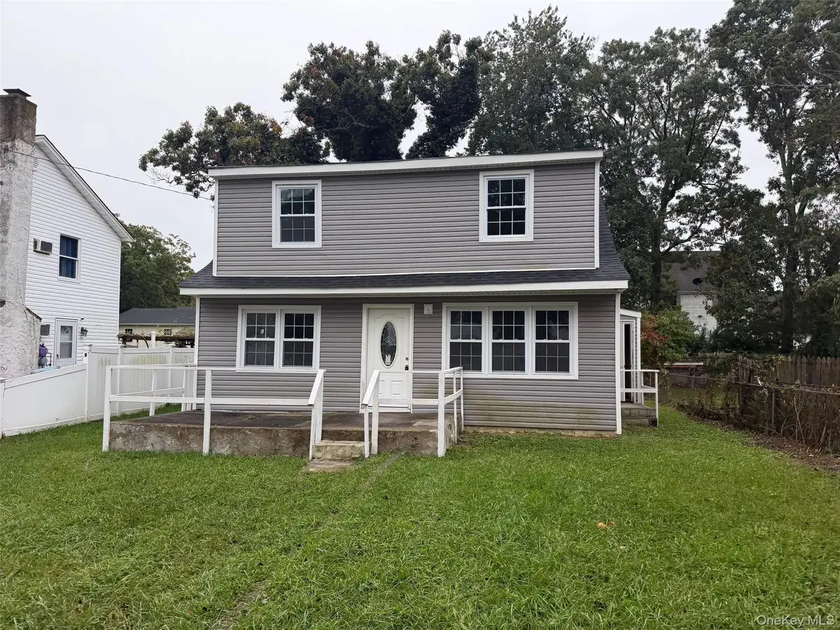 8 Robinson Drive, Shirley, NY 11967 - #1