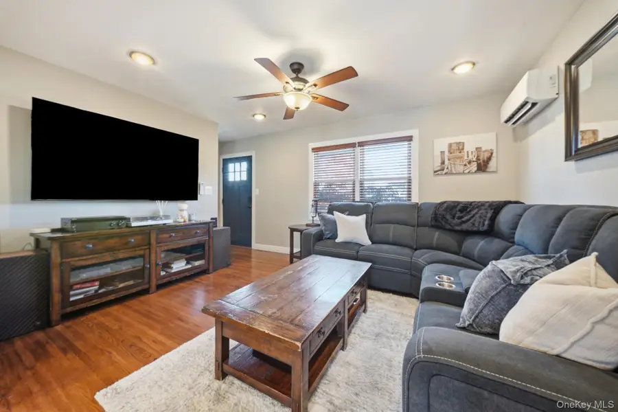 112 Rosebud Avenue, Merrick, NY 11566 - #3