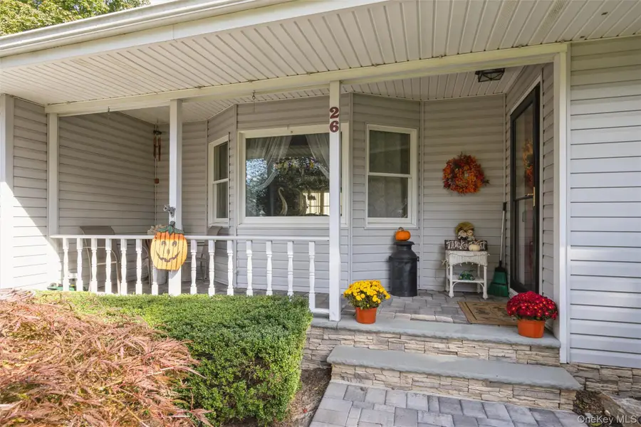 26 Iroquois Avenue, Centerport, NY 11721 - #2