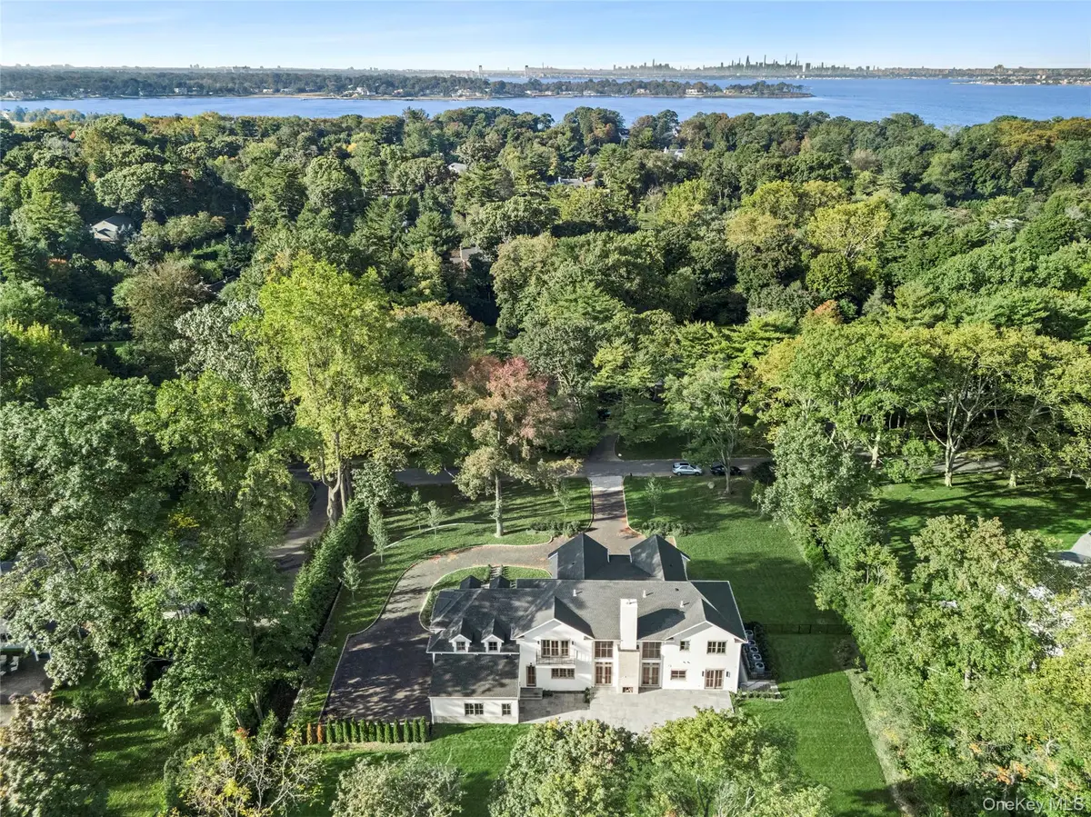 25 W Creek Farms, Sands Point, NY 11050 - #1