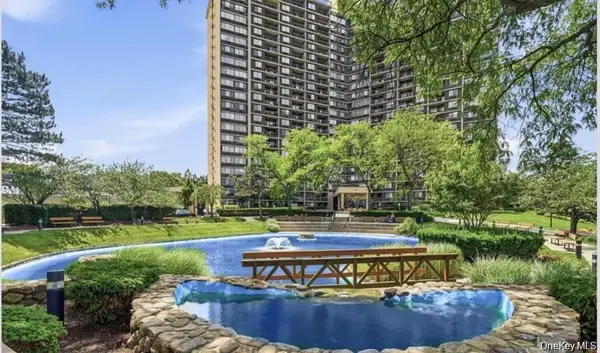 1 Bay Club Drive #11R, Bayside, NY 11360