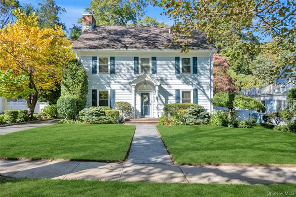 13 Vista Way, Port Washington, NY 11050