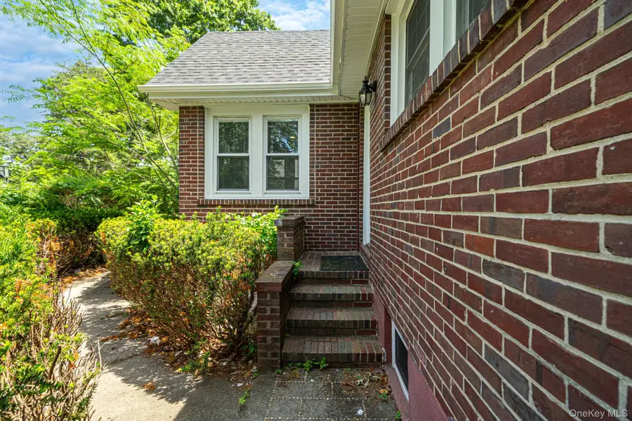 44 Elizabeth Avenue, Smithtown, NY 11787 - #3
