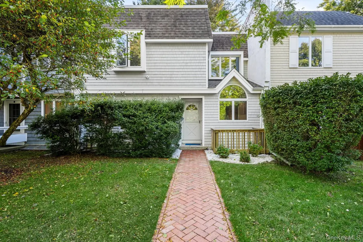 73 Gingerbread Lane, East Hampton, NY 11937 - #1