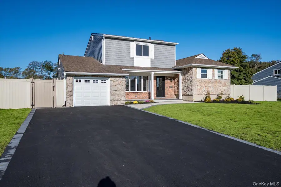 10 Autumn Lane, Amityville, NY 11701 - #2