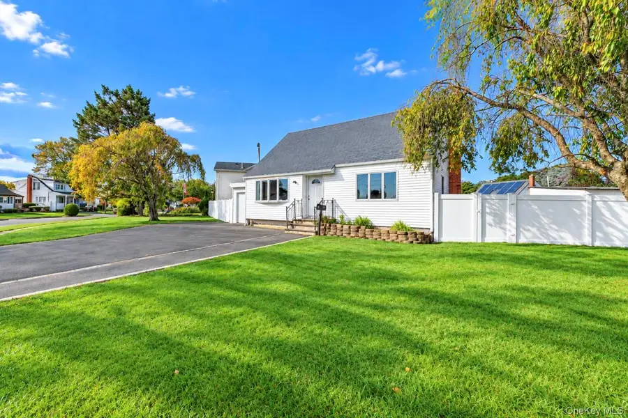 405 17th Street, West Babylon, NY 11704 - #3