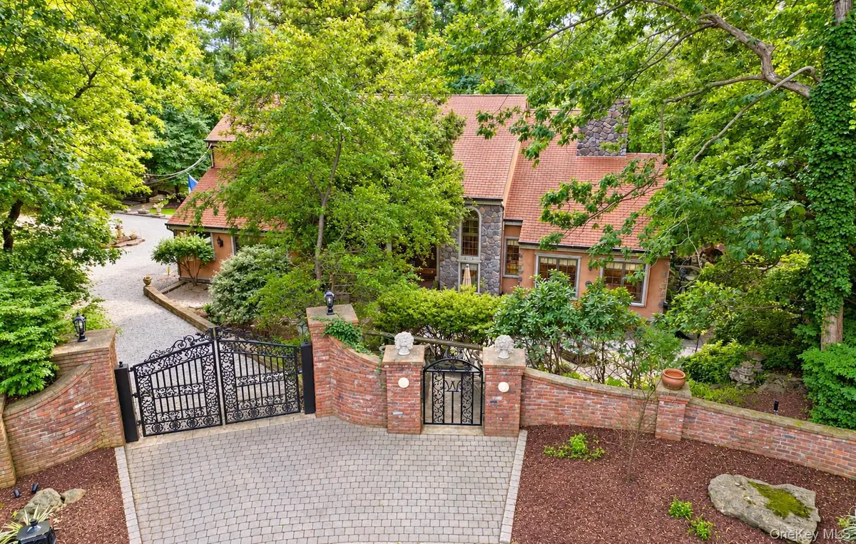 5 Constance Court, East Setauket, NY 11733 - #1