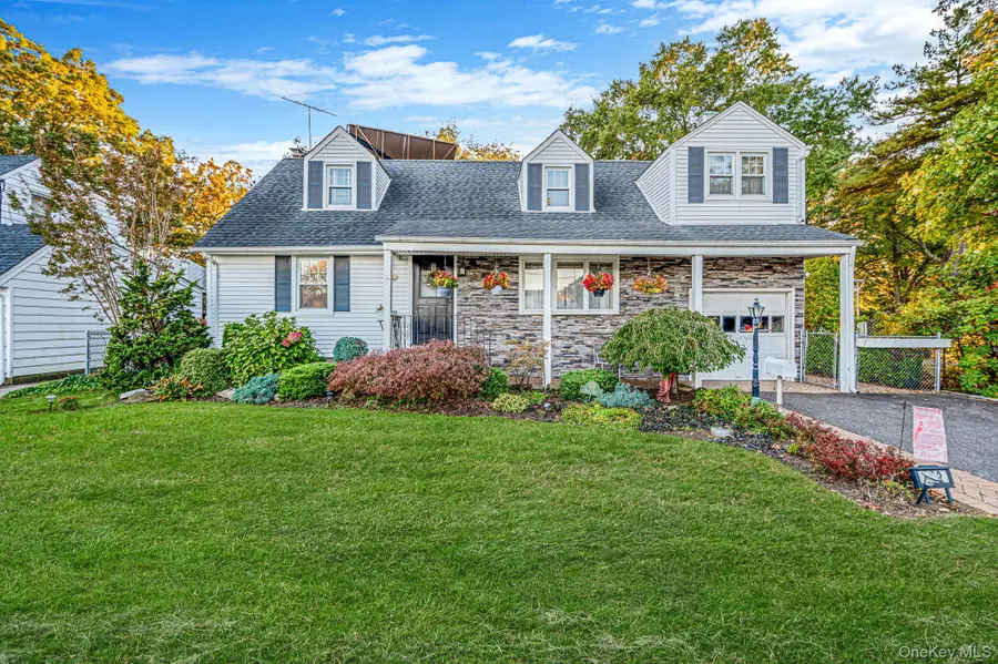 462 Hull Street, East Meadow, NY 11554 - #2