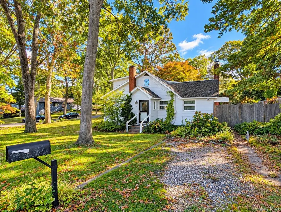 8 Larch Road, Rocky Point, NY 11778 - #2