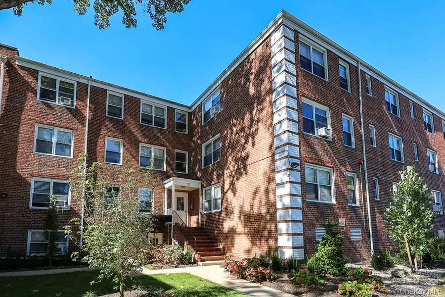 12 Edwards Street #1B, Roslyn Heights, NY 11577 - #3