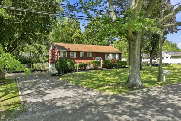 77 Whitson Road, Huntington Station, NY 11746