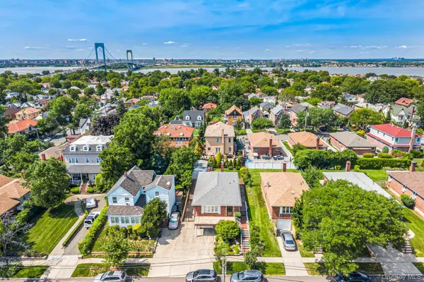 14721 10th Avenue, Whitestone, NY 11357