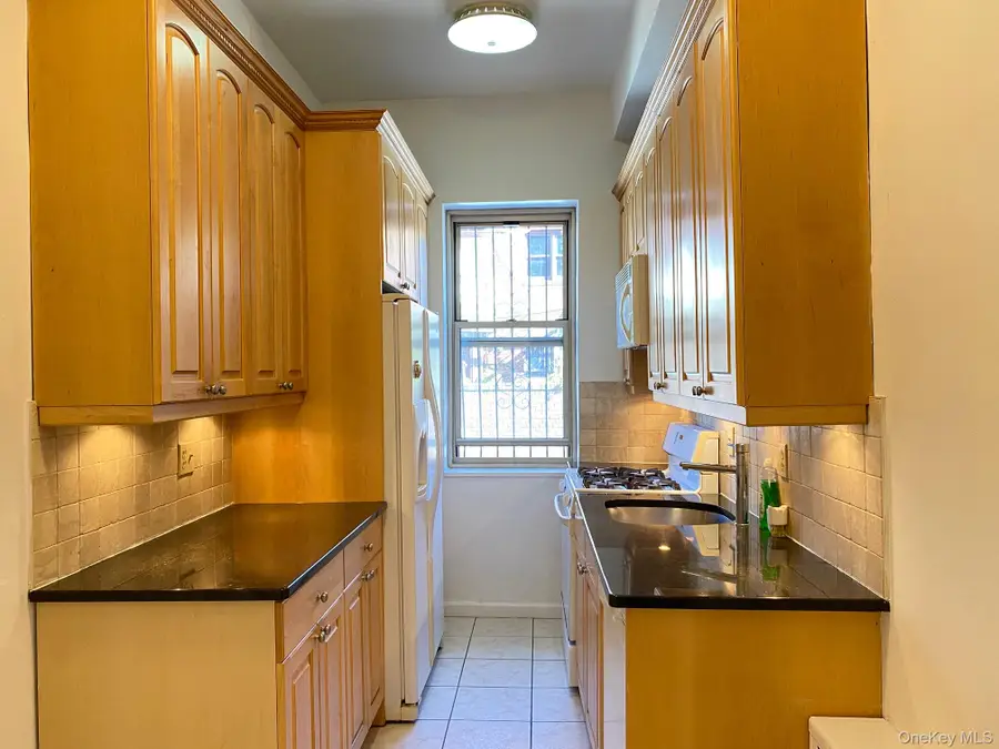 67-25 Clyde Street #1K, Forest Hills, NY 11375 - #3