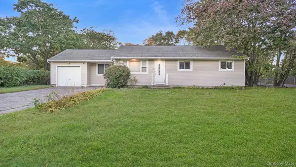 1596 E Forks Road, Bay Shore, NY 11706