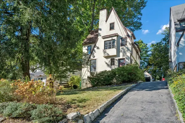 321 Bronxville Road, Bronxville, NY 10708
