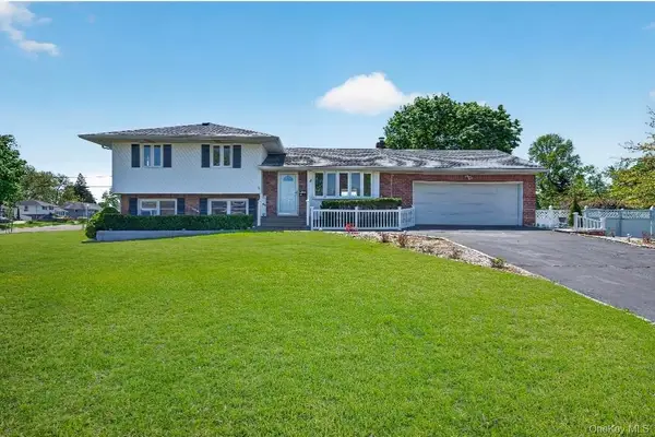 8 Whitebirch, Commack, NY 11725