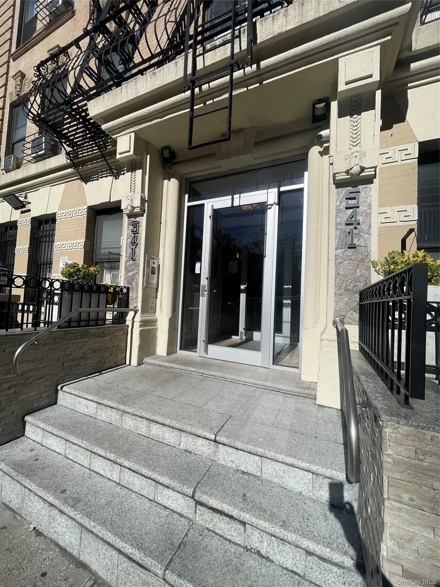 541 W 133 Avenue #7, New York, NY 10027 - #3