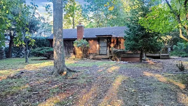 24 Lewin Drive, Wading River, NY 11792