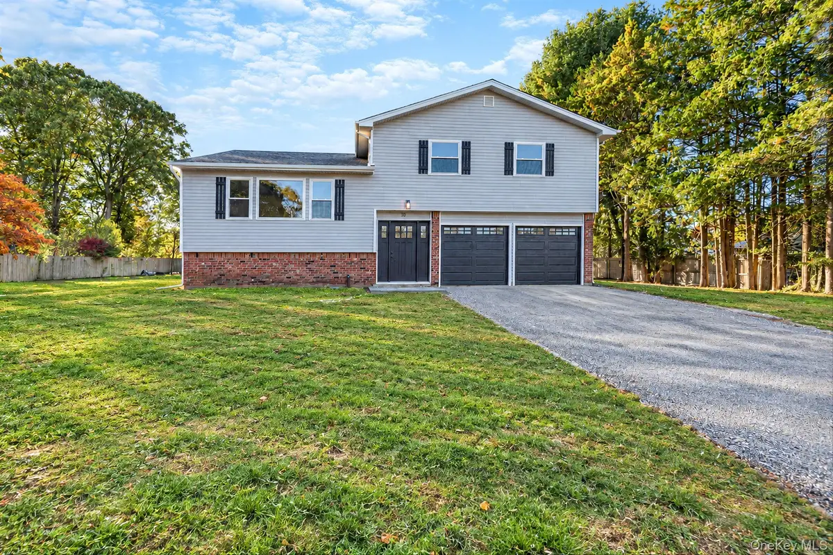 10 Starling Court, Coram, NY 11727 - #1