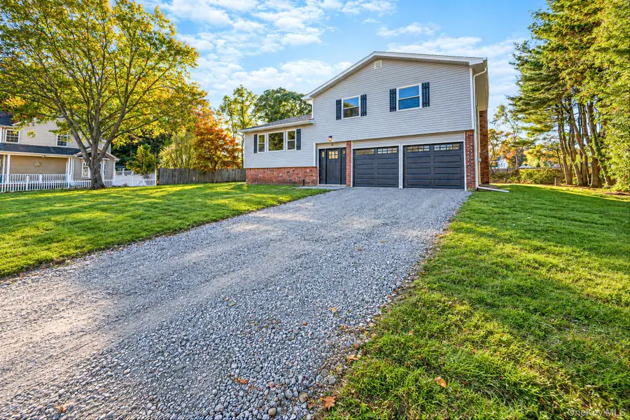 10 Starling Court, Coram, NY 11727 - #3