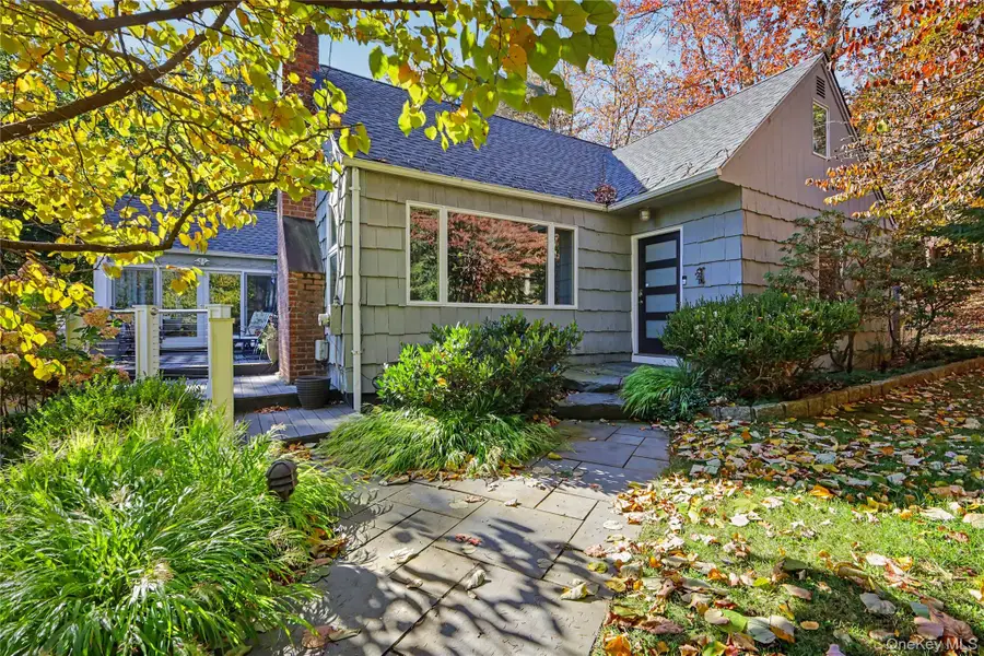 21 Lakeview Avenue W, Cortlandt Manor, NY 10567 - #2
