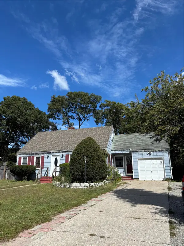 938 Ostrander Avenue, Riverhead, NY 11901