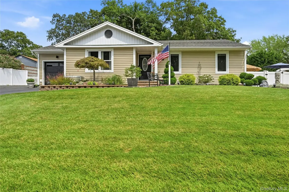 139 N Summit Avenue, Patchogue, NY 11772 - #1