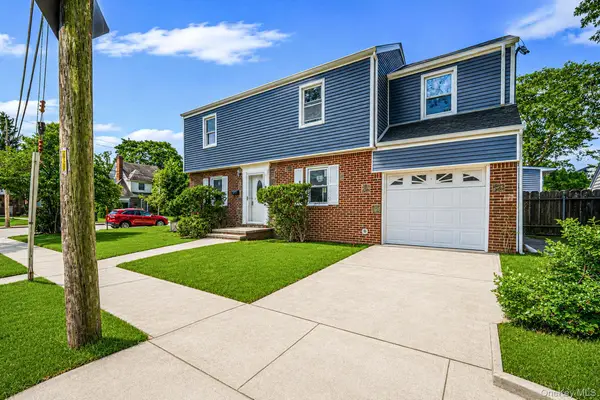 1 Hudson Court, Lynbrook, NY 11563