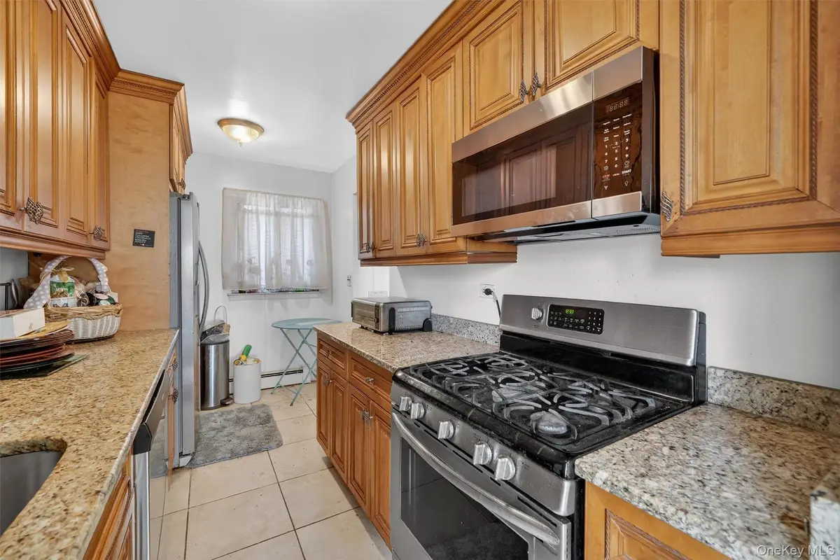 150 Glenwood Avenue #F5, Yonkers, NY 10703 - #1