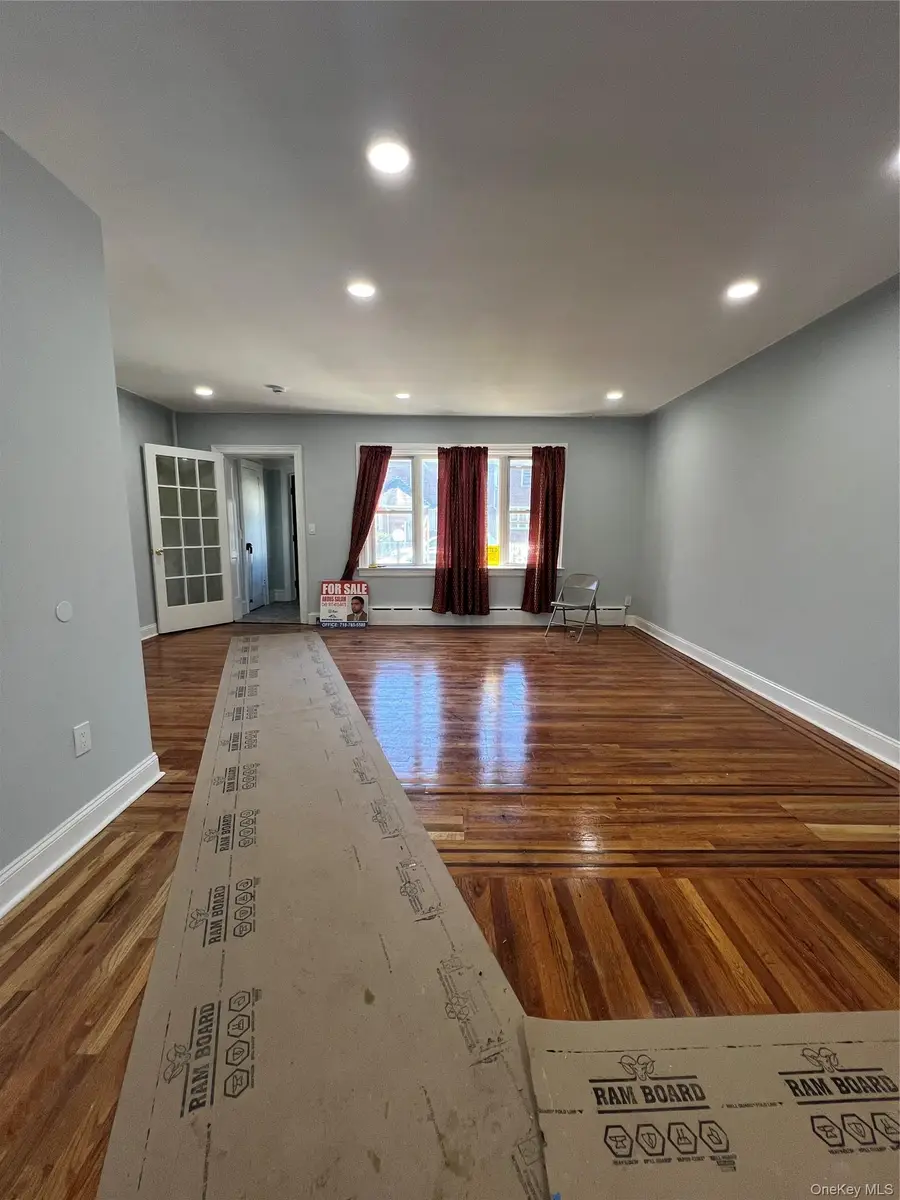 113-21 204th Street, Saint Albans, NY 11412 - #3