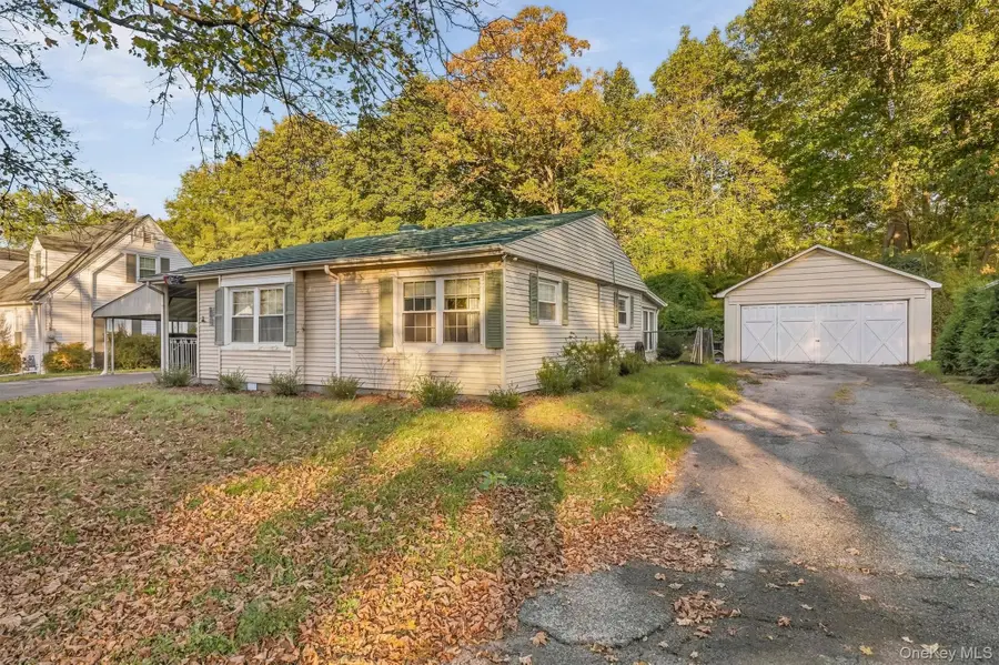8 Hampton Place, Newburgh, NY 12550 - #2